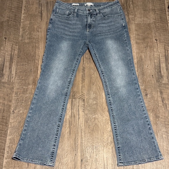 Vigoss Denim - Vigoss ‘Marley Bootcut’ Women's Jeans in Blue w/Pocket Stitching - Size 15/32